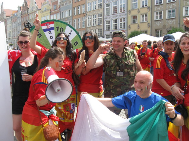 Kibice na Dlugiej_29