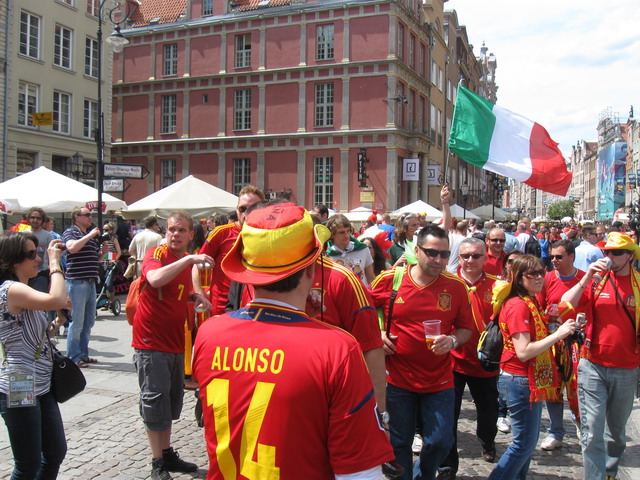 Kibice na Dlugiej_32