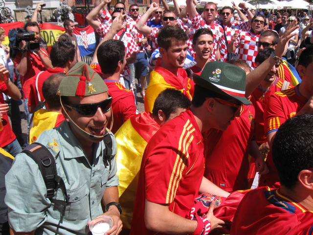 Kibice Hiszpanii i Chorwacji_18