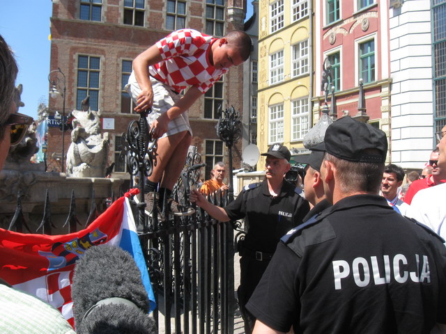 Kibice Hiszpanii i Chorwacji_31