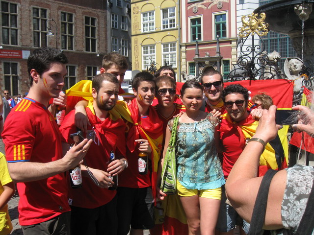Kibice Hiszpanii i Chorwacji_35