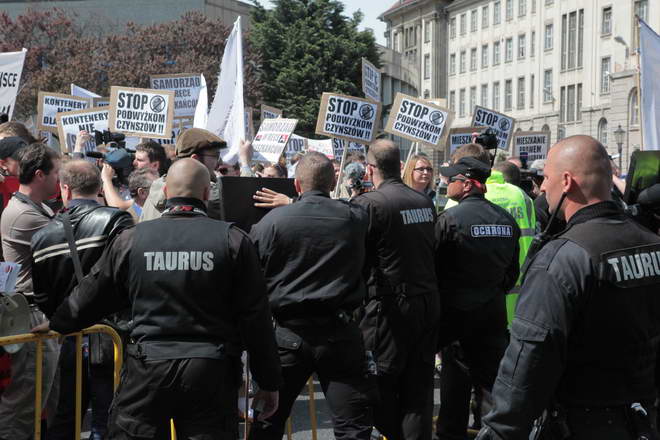 3 marsz pustych garnkow_12