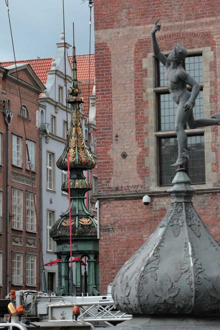 Demontaz helmu ratusza glownego_15