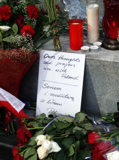 Pod pomnikiem ofiar Katynia na Exchange Place w Jersey City