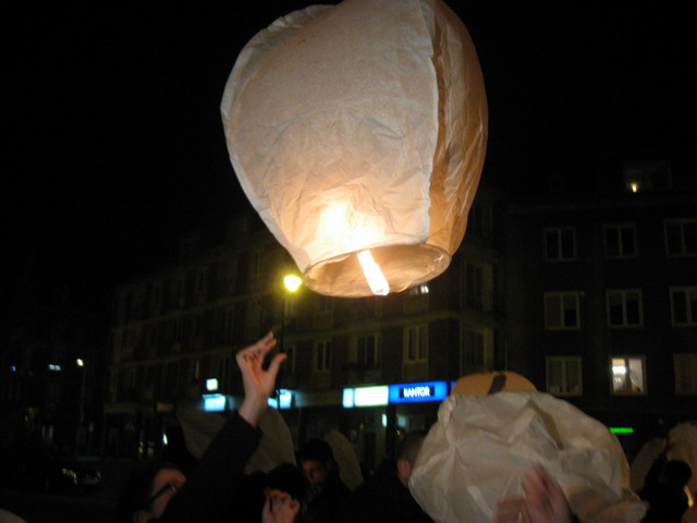 Lampiony w 2 rocznice katastrofy smolenskiej_06