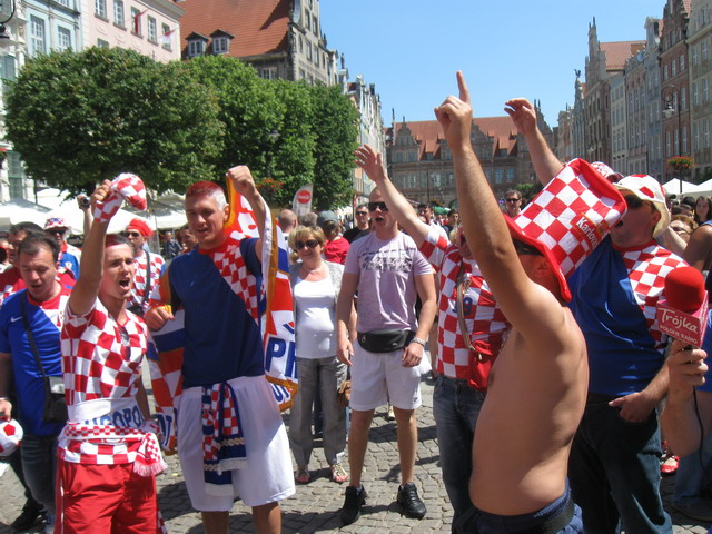Kibice Hiszpanii i Chorwacji_21
