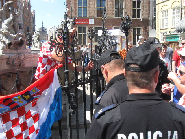 Kibice Hiszpanii i Chorwacji_30