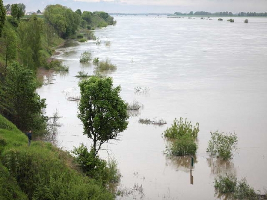 Przygotowania przed przyjściem fali - Tczew 24 maja 2010