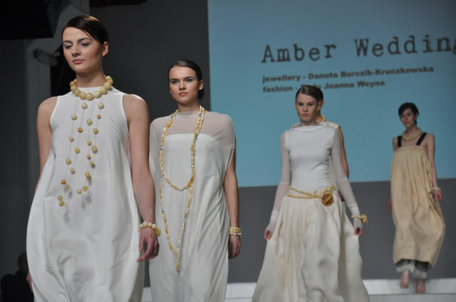 Gala Amber Look_55