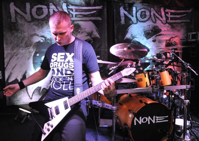 koncert none_19