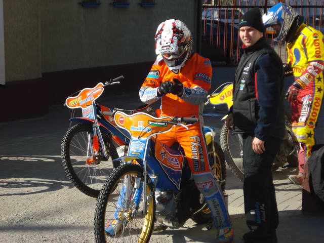 Trening żużlowców Wybrzeża 19-03-2011