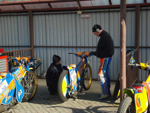 Trening żużlowców Wybrzeża 19-03-2011