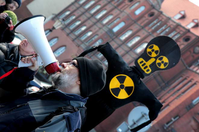 Protest przeciw budowie elektrowni atomowej