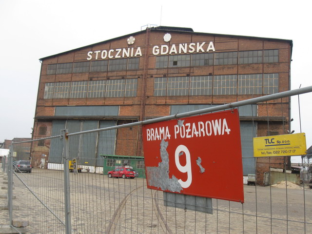 1025 wodowanie w Stoczni Gdansk_01