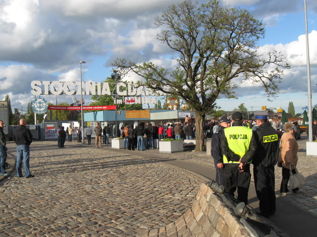 Happening pod brama Stoczni_01