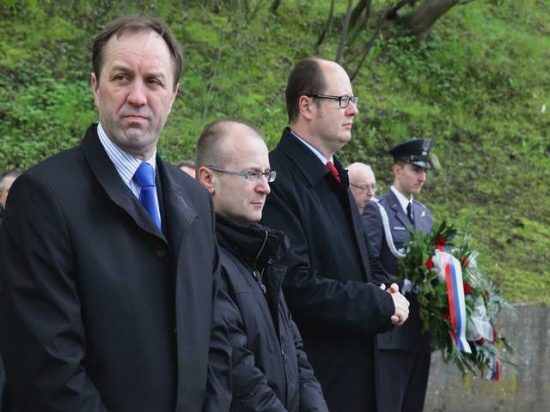 Uroczystości na cmentarzu żołnierzy radzieckich
